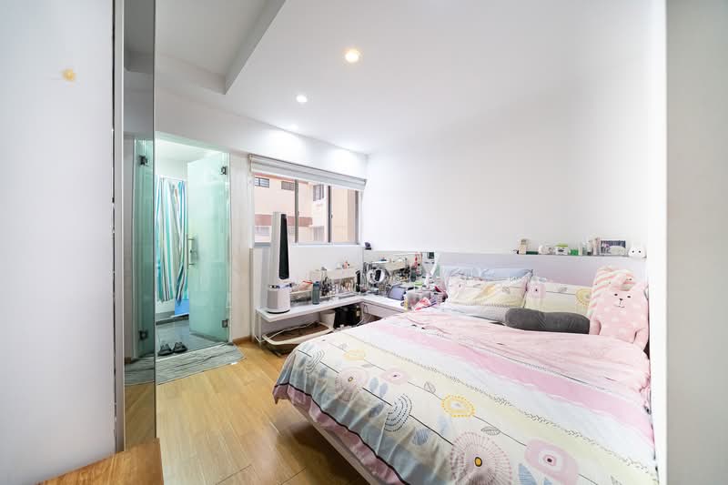 425 Jurong West Avenue 1, 425 Jurong West Avenue 1, 2 Bedrooms, 840 sqft, HDB Flat For Sale, by Jun Hui Quah, 500179494 - Bedroom - PropertyGuru.com.sg