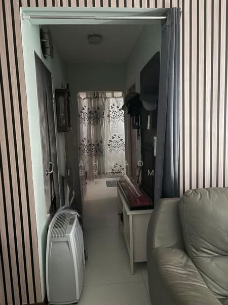 424D Yishun Avenue 11, 424D Yishun Avenue 11, 2 Bedrooms, 720 sqft, HDB Flat For Sale, by Ahmad Ibrahim, 500179498 - Corridor - PropertyGuru.com.sg