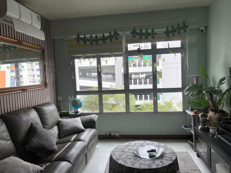 424D Yishun Avenue 11, 424D Yishun Avenue 11, 2 Bedrooms, 720 sqft, HDB Flat For Sale, by Ahmad Ibrahim, 500179498 - Living Room - PropertyGuru.com.sg