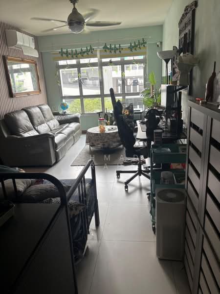 424D Yishun Avenue 11, 424D Yishun Avenue 11, 2 Bedrooms, 720 sqft, HDB Flat For Sale, by Ahmad Ibrahim, 500179498 - Living Room - PropertyGuru.com.sg