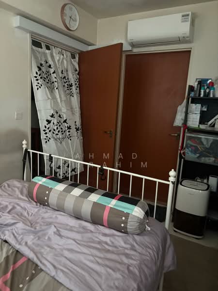 424D Yishun Avenue 11, 424D Yishun Avenue 11, 2 Bedrooms, 720 sqft, HDB Flat For Sale, by Ahmad Ibrahim, 500179498 - Bedroom - PropertyGuru.com.sg