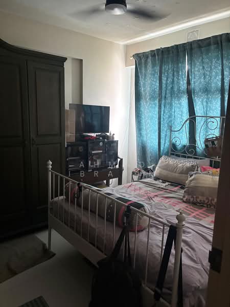 424D Yishun Avenue 11, 424D Yishun Avenue 11, 2 Bedrooms, 720 sqft, HDB Flat For Sale, by Ahmad Ibrahim, 500179498 - Bedroom - PropertyGuru.com.sg