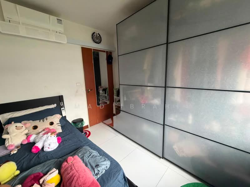 424D Yishun Avenue 11, 424D Yishun Avenue 11, 2 Bedrooms, 720 sqft, HDB Flat For Sale, by Ahmad Ibrahim, 500179498 - Bedroom - PropertyGuru.com.sg