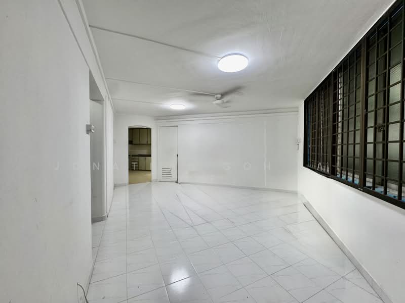 482 Tampines Street 43, 482 Tampines Street 43, 3 Bedrooms, 904 sqft, HDB Flat For Sale, by Jonathan Goh Kai Jie, 500179499 - Living Room - PropertyGuru.com.sg