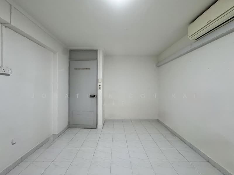 482 Tampines Street 43, 482 Tampines Street 43, 3 Bedrooms, 904 sqft, HDB Flat For Sale, by Jonathan Goh Kai Jie, 500179499 - Common Room - PropertyGuru.com.sg