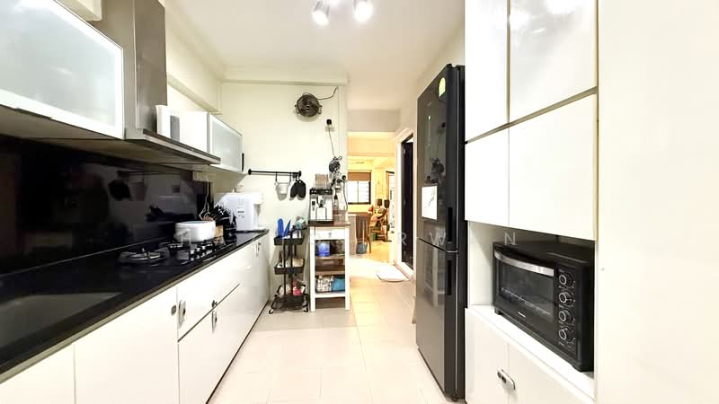 681C Jurong West Central 1, 681C Jurong West Central 1, 3 Bedrooms, 1,001 sqft, HDB Flat For Sale, by Haziq Irwan, 500179517 - Kitchen - PropertyGuru.com.sg