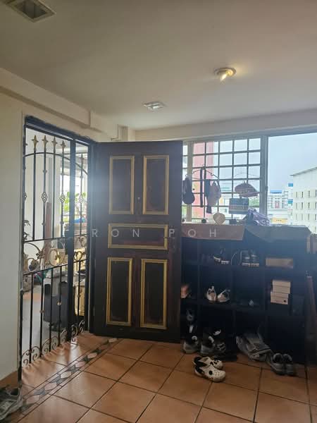 207 Tampines Street 21, 207 Tampines Street 21, 4 Bedrooms, 1,162 sqft, HDB Flat For Sale, by Ron Poh, 500179524 - Entrance - PropertyGuru.com.sg