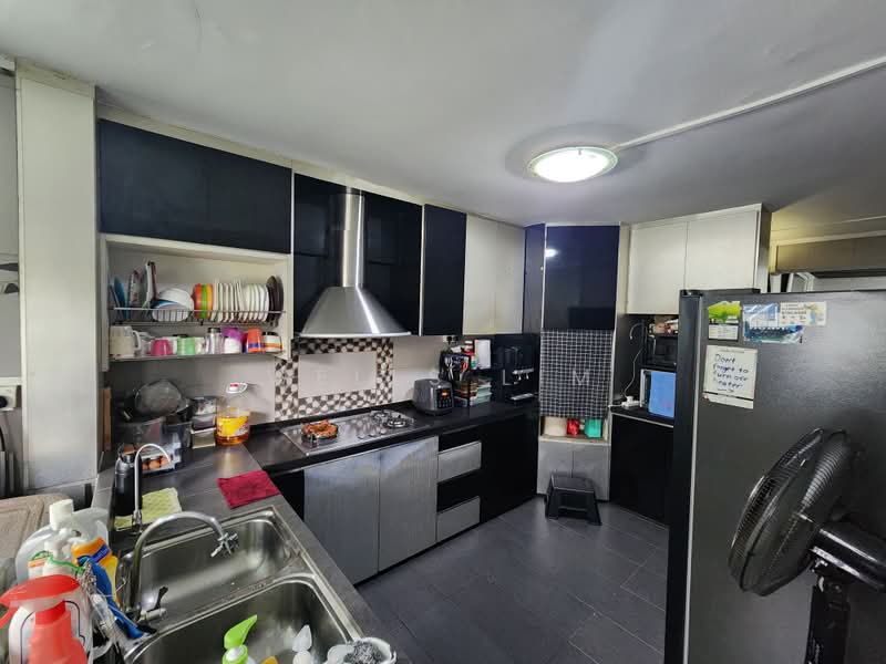 472 Ang Mo Kio Avenue 10, 472 Ang Mo Kio Avenue 10, 3 Bedrooms, 990 sqft, HDB Flat For Sale, by Wells Lim, 500179532 - Kitchen - PropertyGuru.com.sg