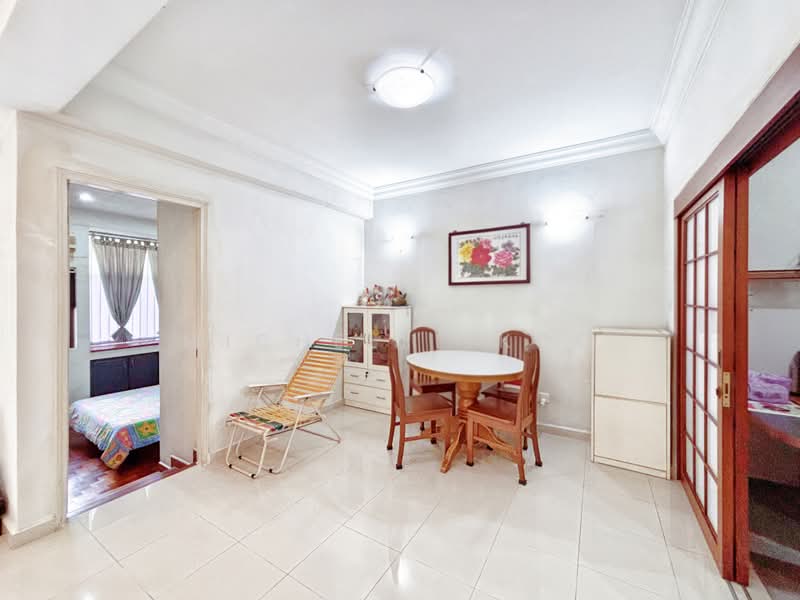 Lakepoint Condo, 2 Lakepoint Drive, 2 Bedrooms, 915 sqft, Condominium For Sale, by Michelle Koo, 500179535 - Bedroom - PropertyGuru.com.sg