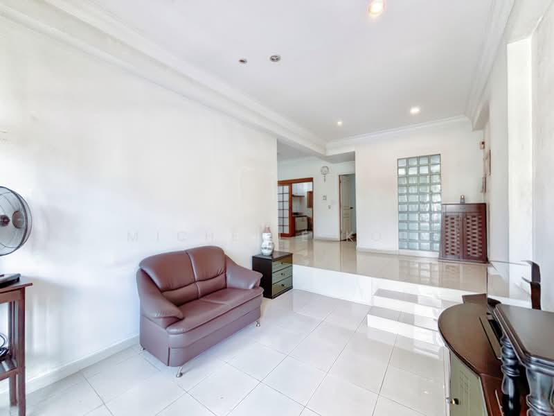 Lakepoint Condo, 2 Lakepoint Drive, 2 Bedrooms, 915 sqft, Condominium For Sale, by Michelle Koo, 500179535 - Living Room - PropertyGuru.com.sg