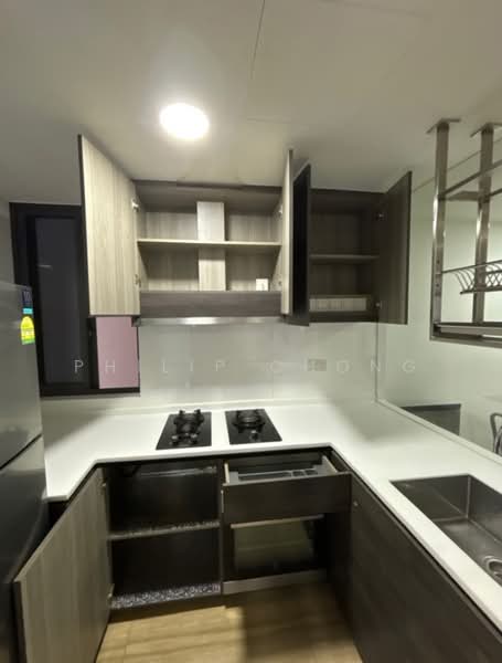 Sims Urban Oasis, 10 Sims Drive, 2 Bedrooms, 720 sqft, Condominium For Rent, by Philip Chong, 500179536 - Kitchen - PropertyGuru.com.sg