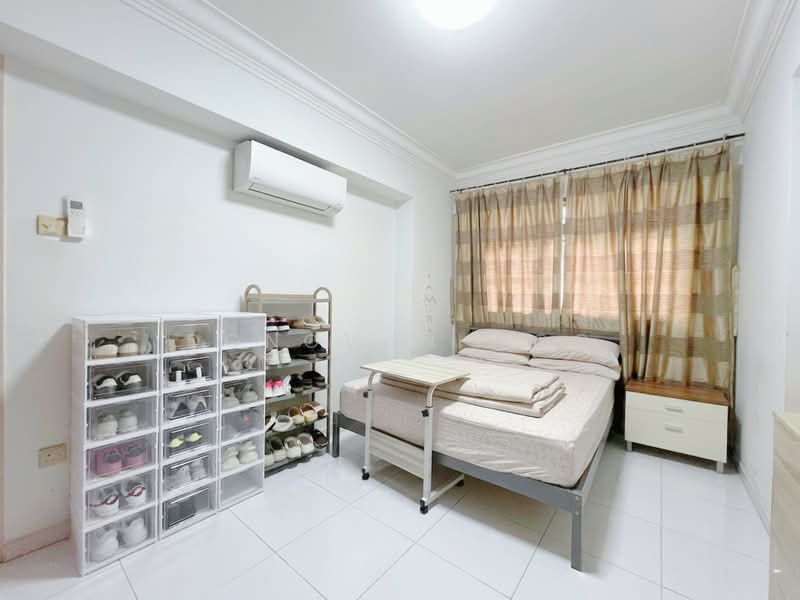 692A Choa Chu Kang Crescent, 692A Choa Chu Kang Crescent, 3 Bedrooms, 1,184 sqft, HDB Flat For Sale, by Donovan Woo, 500179537 - Bedroom - PropertyGuru.com.sg