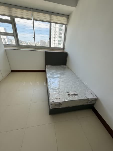 418 Clementi Avenue 1, 418 Clementi Avenue 1, 2 Bedrooms, 807 sqft, HDB Flat For Rent, by Jane Leong, 500179550 - Bedroom - PropertyGuru.com.sg