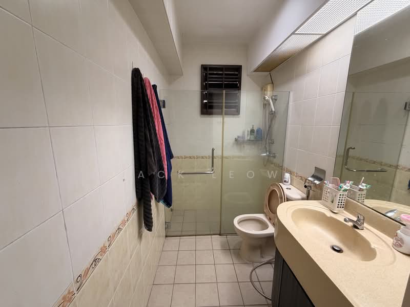 181 Bedok North Road, 181 Bedok North Road, 3 Bedrooms, 1,184 sqft, HDB Flat For Sale, by Jack Leow, 500179555 - Bathroom 1 - PropertyGuru.com.sg