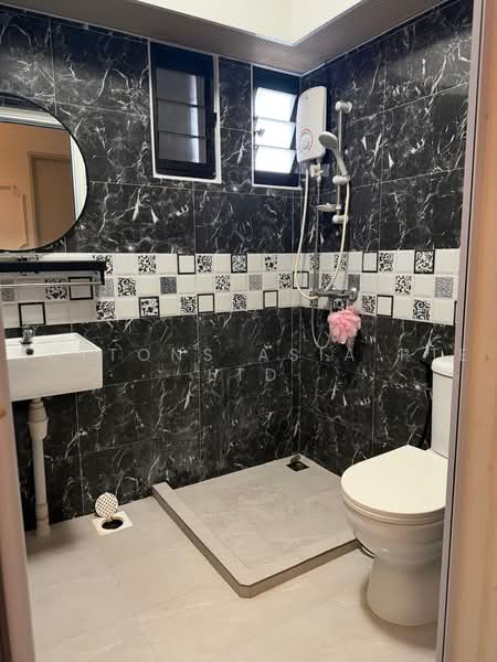 259A Punggol Field, 259A Punggol Field, Hougang / Punggol / Sengkang, 3 Bedrooms, 1,001 sqft, HDB Flat For Sale, by Jaslyn Tan, 500179559 - Bathroom - PropertyGuru.com.sg