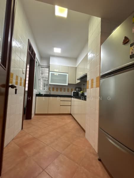 The Floravale, 240 Westwood Avenue, 4 Bedrooms, 1,292 sqft, Executive Condominium For Rent, by Philip Chong, 500179562 - Kitchen - PropertyGuru.com.sg