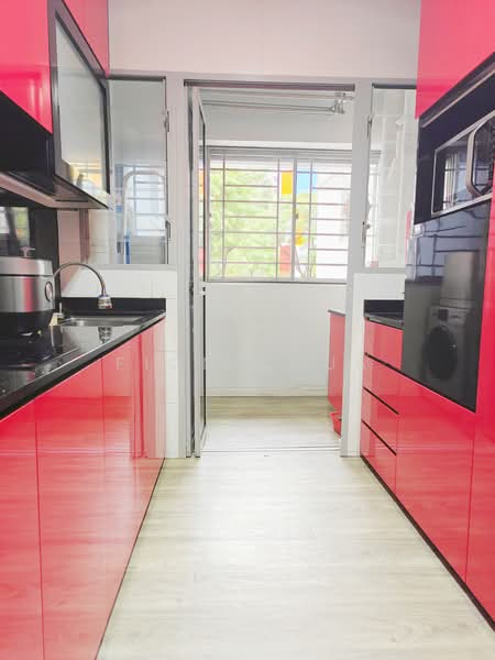 327A Anchorvale Road, 327A Anchorvale Road, 3 Bedrooms, 990 sqft, HDB Flat For Sale, by Fion Chua, 500179565 - Kitchen - PropertyGuru.com.sg