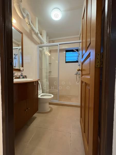 120A Kim Tian Place, 120A Kim Tian Place, 2 Bedrooms, 1,000 sqft, HDB Flat For Rent, by Lincoln Choo, 500179569 - Bathroom - PropertyGuru.com.sg