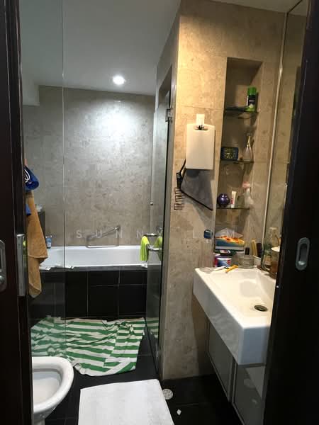 Grandeur 8, 2 Ang Mo Kio Central 3, 4 Bedrooms, 1,421 sqft, Condominium For Sale, by Sunny Lim, 500179571 - Master Bathroom - PropertyGuru.com.sg