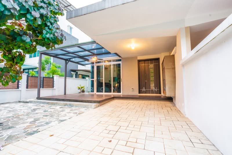 The Springside, Springside Walk, 5 Bedrooms, 3,348 sqft, Corner Terrace For Sale, by Sharon Jany, 500179598 - Exterior - PropertyGuru.com.sg