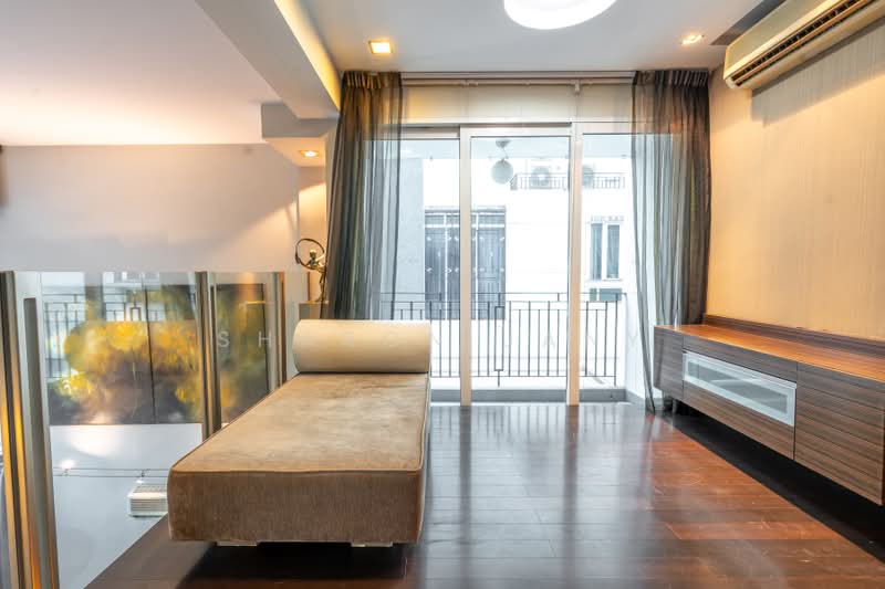 The Springside, Springside Walk, 5 Bedrooms, 3,348 sqft, Corner Terrace For Sale, by Sharon Jany, 500179598 - Living Room - PropertyGuru.com.sg