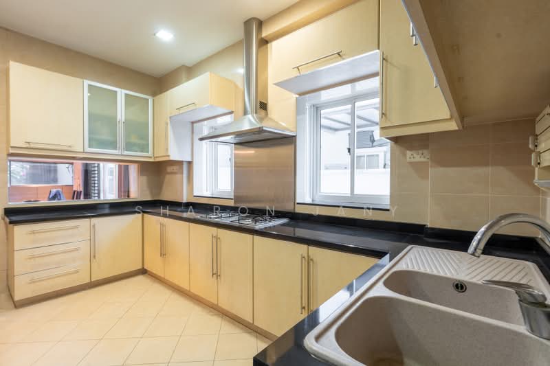The Springside, Springside Walk, 5 Bedrooms, 3,348 sqft, Corner Terrace For Sale, by Sharon Jany, 500179598 - Kitchen - PropertyGuru.com.sg