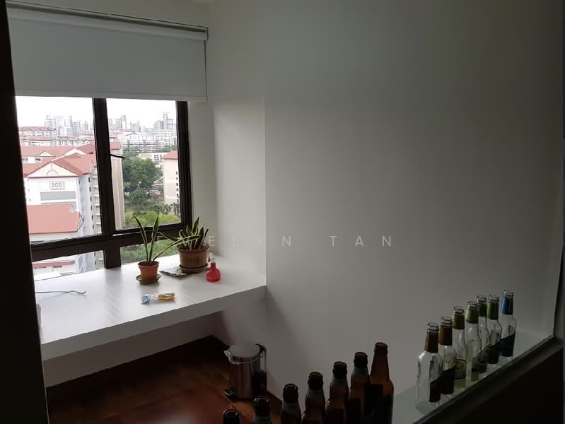 The Mayfair, 1 Jurong East Street 32, 2 Bedrooms, 893 sqft, Condominium For Sale, by Evelyn Tan, 500179604 - View - PropertyGuru.com.sg