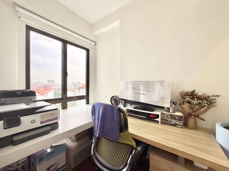 The Mayfair, 1 Jurong East Street 32, 2 Bedrooms, 893 sqft, Condominium For Sale, by Evelyn Tan, 500179604 - Study - PropertyGuru.com.sg