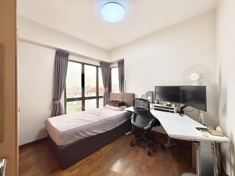 The Mayfair, 1 Jurong East Street 32, 2 Bedrooms, 893 sqft, Condominium For Sale, by Evelyn Tan, 500179604 - Bedroom - PropertyGuru.com.sg