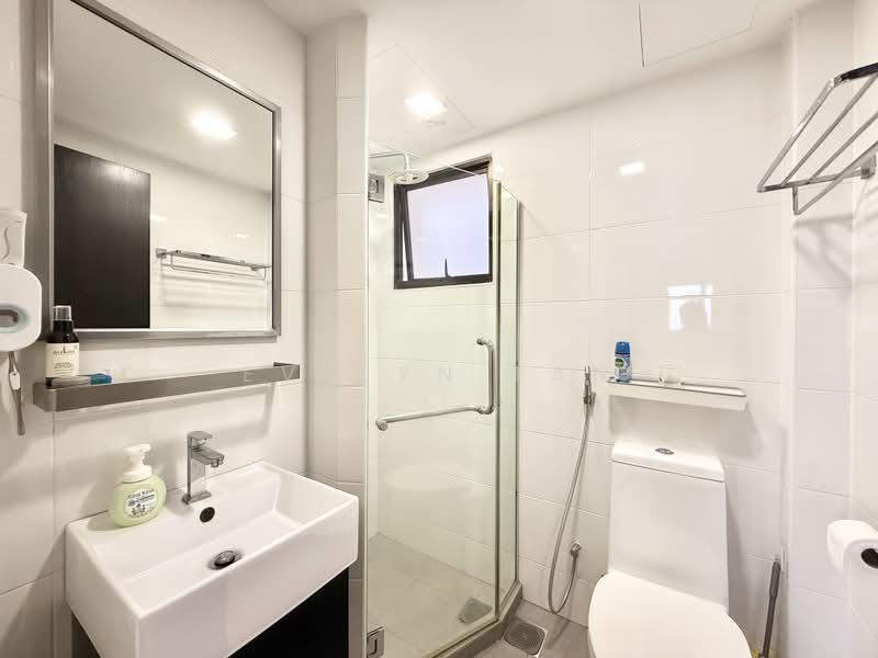 The Mayfair, 1 Jurong East Street 32, 2 Bedrooms, 893 sqft, Condominium For Sale, by Evelyn Tan, 500179604 - PropertyGuru.com.sg