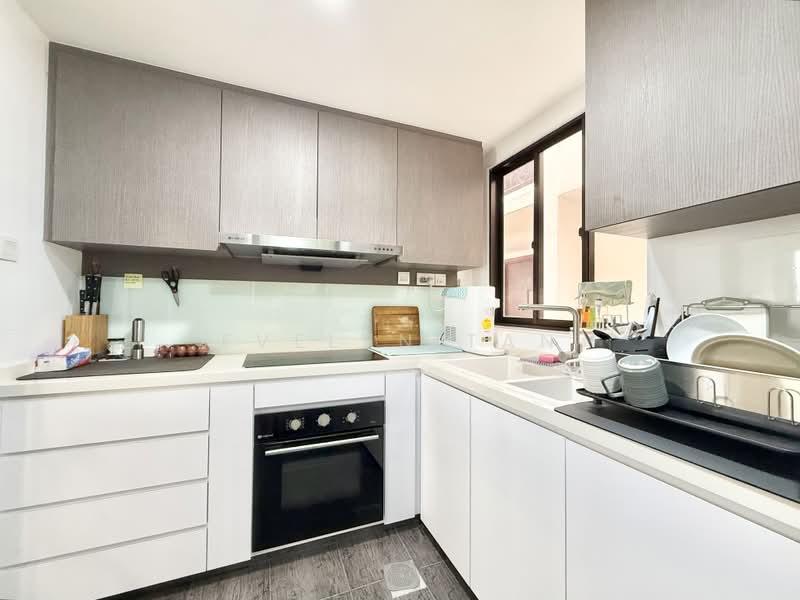 The Mayfair, 1 Jurong East Street 32, 2 Bedrooms, 893 sqft, Condominium For Sale, by Evelyn Tan, 500179604 - PropertyGuru.com.sg