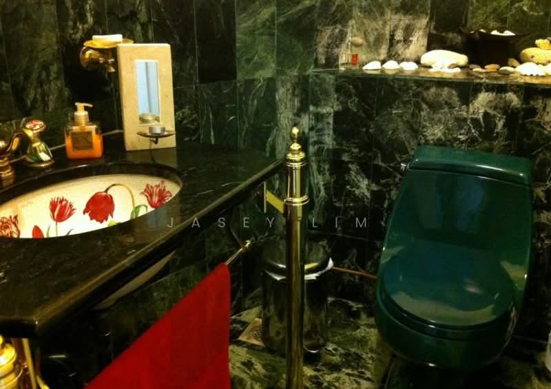 The Balmoral, 18 Balmoral Park, 3 Bedrooms, 3,300 sqft, Condominium For Rent, by Jasey Lim, 500179612 - Bathroom - PropertyGuru.com.sg