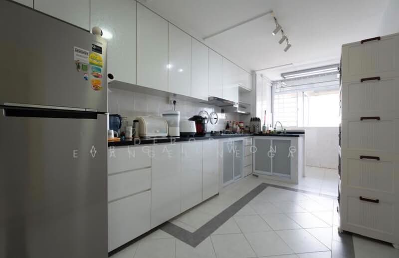 150 Simei Street 1, 150 Simei Street 1, 3 Bedrooms, 904 sqft, HDB Flat For Sale, by Abigail Wong, 500179618 - Kitchen - PropertyGuru.com.sg