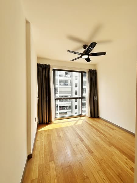 Riversails, 20 Upper Serangoon Crescent, 2 Bedrooms, 947 sqft, Condominium For Sale, by Shao Inn Tian, 500179619 - Master Bedroom - PropertyGuru.com.sg