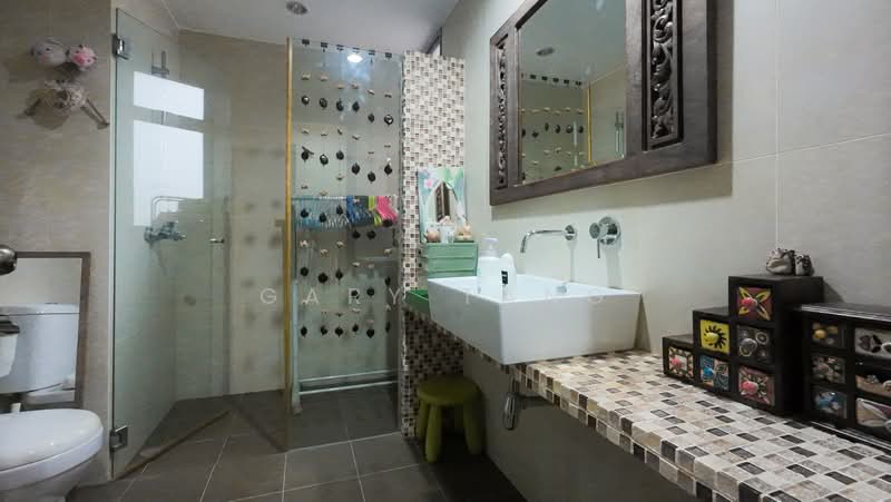 The Florida, 76 Hougang Avenue 7, 3 Bedrooms, 1,442 sqft, Condominium For Sale, by Gary Tang, 500179625 - Bathroom - PropertyGuru.com.sg