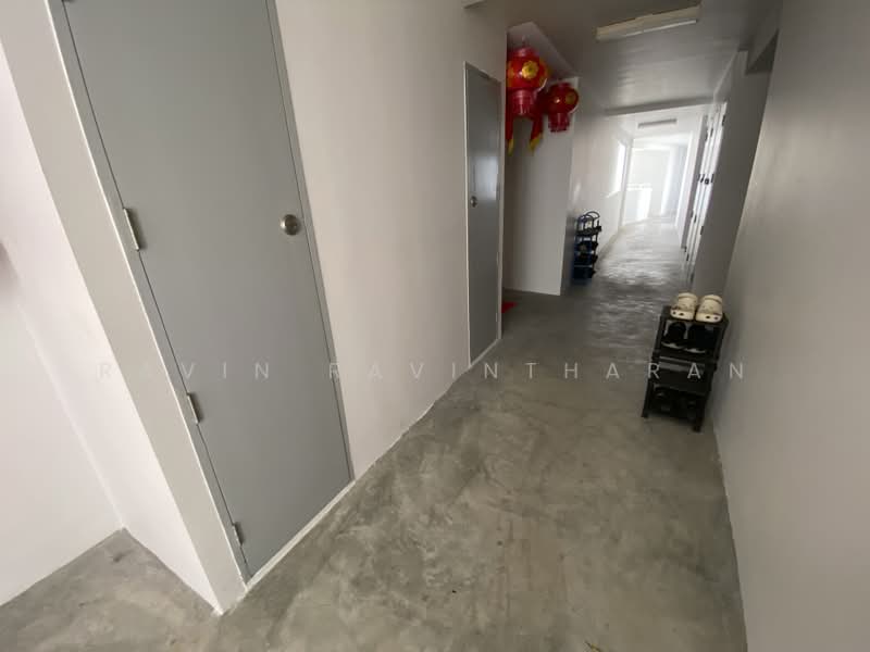573C Woodlands Glen, 573C Woodlands Drive 16, 2 Bedrooms, 731 sqft, HDB Flat For Sale, by RAVIN RAVINTHARAN, 500179627 - Corridor - PropertyGuru.com.sg