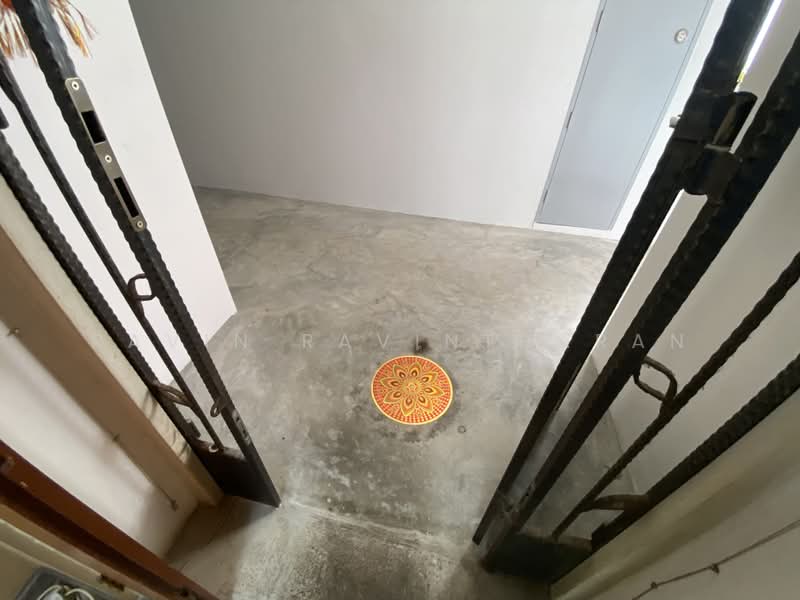 573C Woodlands Glen, 573C Woodlands Drive 16, 2 Bedrooms, 731 sqft, HDB Flat For Sale, by RAVIN RAVINTHARAN, 500179627 - Entrance - PropertyGuru.com.sg