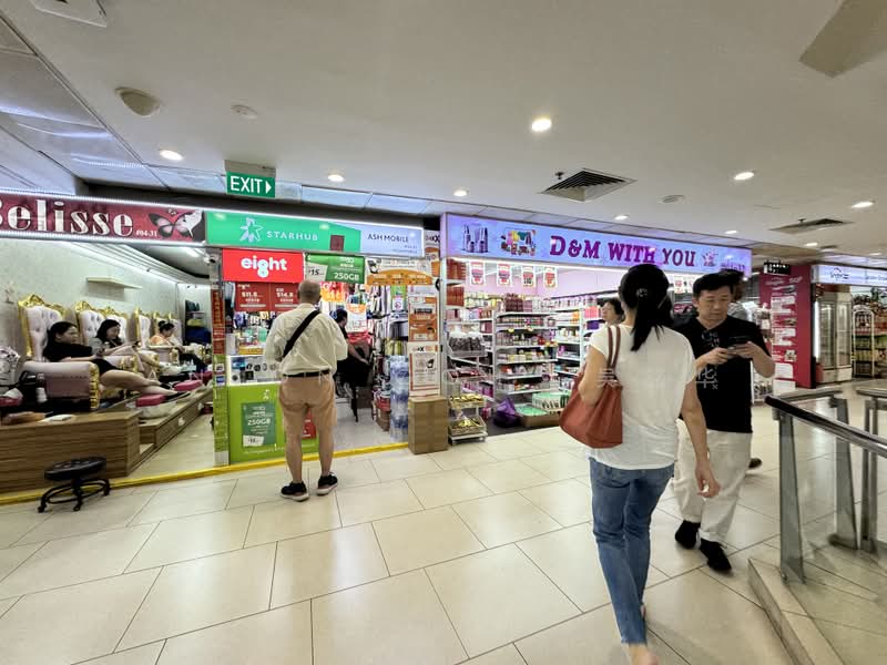 Lucky Plaza - Freehold - Level 2 Retail Shop, Orchard Road, 388 sqft, Mall Shop For Sale, by Anson Goh 吴铭华, 500179633 - Interior - CommercialGuru.com.sg