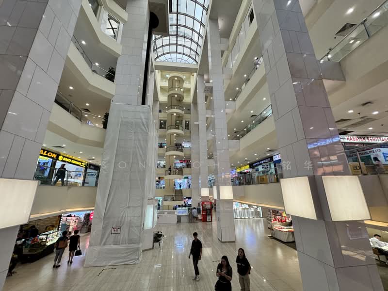 Lucky Plaza - Freehold - Level 2 Retail Shop, Orchard Road, 388 sqft, Mall Shop For Sale, by Anson Goh 吴铭华, 500179633 - Interior - CommercialGuru.com.sg