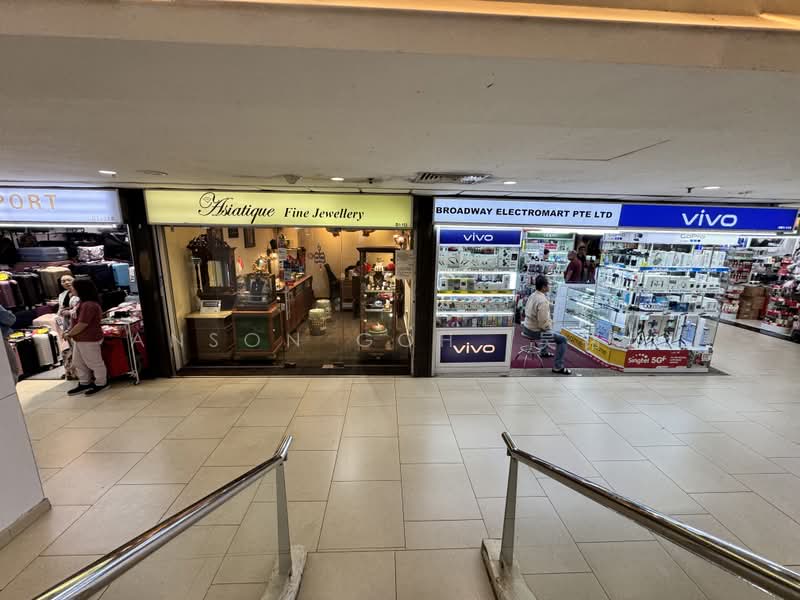 Lucky Plaza - Freehold - Level 2 Retail Shop, Orchard Road, 388 sqft, Mall Shop For Sale, by Anson Goh 吴铭华, 500179633 - Interior - CommercialGuru.com.sg
