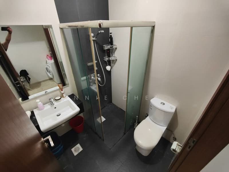 Parc Elegance, 15 Telok Kurau Road, 2 Bedrooms, 570 sqft, Condominium For Sale, by Annie Chen, 500179634 - Bathroom - PropertyGuru.com.sg