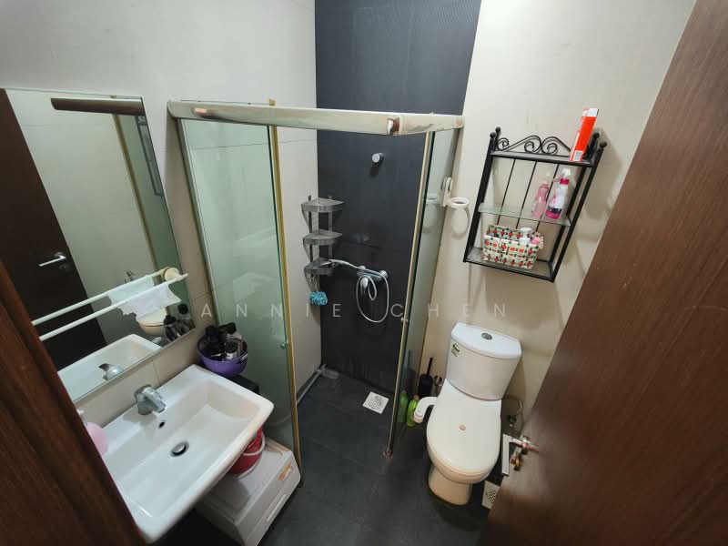 Parc Elegance, 15 Telok Kurau Road, 2 Bedrooms, 570 sqft, Condominium For Sale, by Annie Chen, 500179634 - Bathroom - PropertyGuru.com.sg