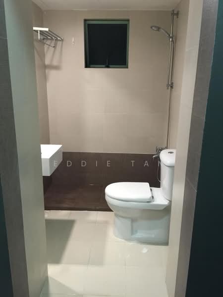 Hougang Green, 5 Buangkok Green, 3 Bedrooms, 1,171 sqft, Apartment For Sale, by Eddie Tan, 500179637 - Bathroom - PropertyGuru.com.sg