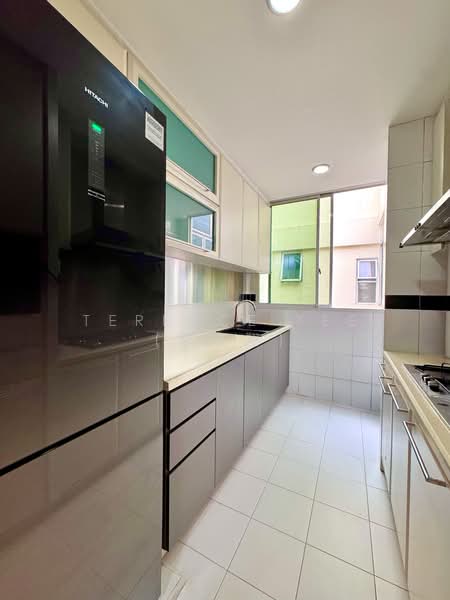 Tanjong Ria Condominium, 121 Tanjong Rhu Road, 2 Bedrooms, 808 sqft, Condominium For Sale, by Terence Tee (郑志翔), 500179643 - Kitchen - PropertyGuru.com.sg