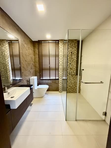 Serenade Gardens, , 4 Bedrooms, 3,430 sqft, Terraced House For Rent, by Pauline Chia, 500179646 - Bathroom - PropertyGuru.com.sg