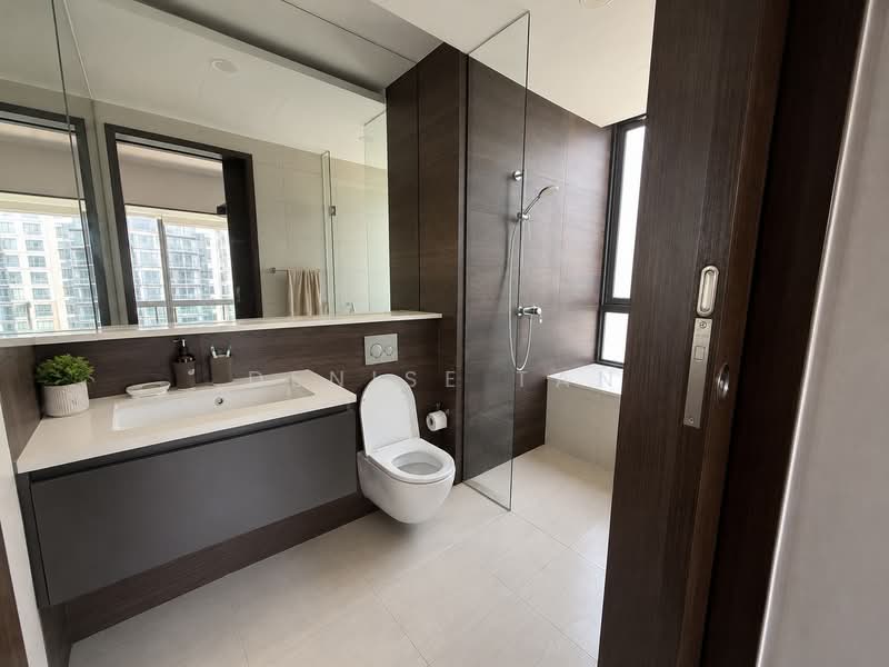 D'Nest, 129 Pasir Ris Grove, 2 Bedrooms, 753 sqft, Condominium For Sale, by Denise Tan, 500179647 - Bathroom - PropertyGuru.com.sg