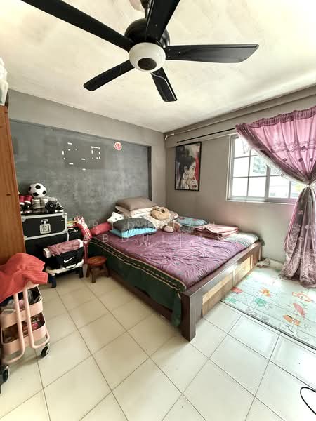 802 Woodlands Street 81, 802 Woodlands Street 81, 3 Bedrooms, 1,302 sqft, HDB Flat For Sale, by Ridhuan Abdullah, 500179650 - Bedroom - PropertyGuru.com.sg