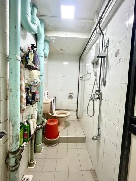 43 Bendemeer Road, 43 Bendemeer Road, Balestier / Toa Payoh, 2 Bedrooms, 678 sqft, HDB Flat For Sale, by Candy ZiQi 紫绮, 500179663 - Bathroom - PropertyGuru.com.sg