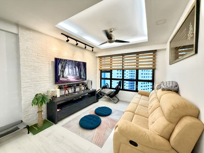 334A Yishun Riverwalk, 334A Yishun Street 31, 3 Bedrooms, 990 sqft, HDB Flat For Sale, by Hidayat Shariff, 500179684 - Living Room - PropertyGuru.com.sg