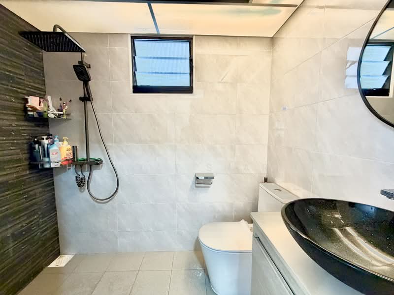 334A Yishun Riverwalk, 334A Yishun Street 31, 3 Bedrooms, 990 sqft, HDB Flat For Sale, by Hidayat Shariff, 500179684 - Bathroom - PropertyGuru.com.sg